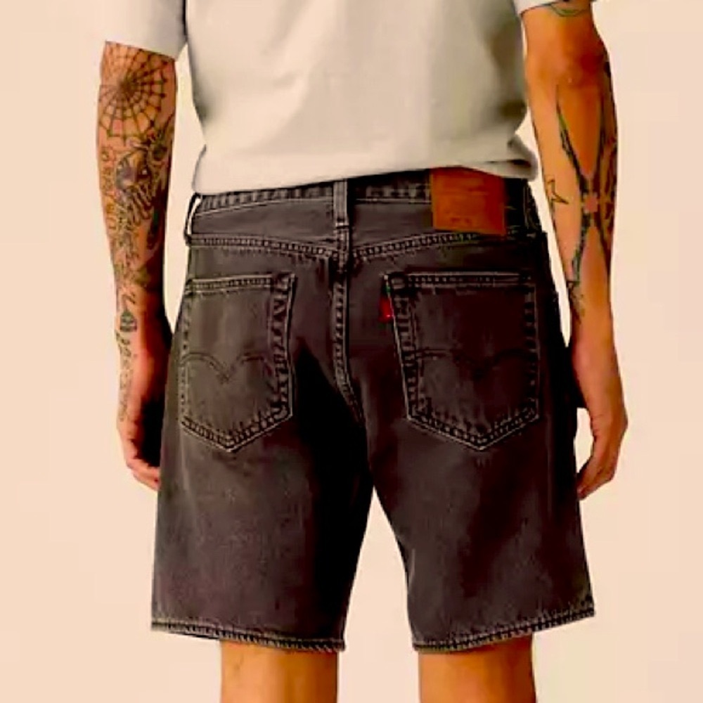 Levi’s 501 Cotton Denim Relaxed Fit ‘93 Black Washed Shorts 34 waist  NWT